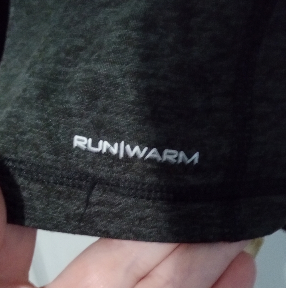 Saucony Men's Charcoal Quarter-Zip Sweater - Picture 2 of 8